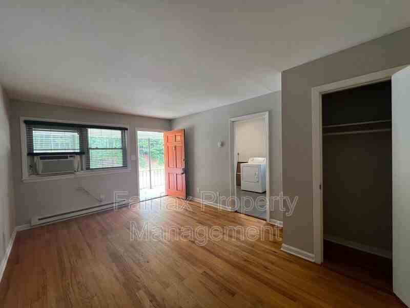 1931 Morehead Ave - Photo 3 of 11
