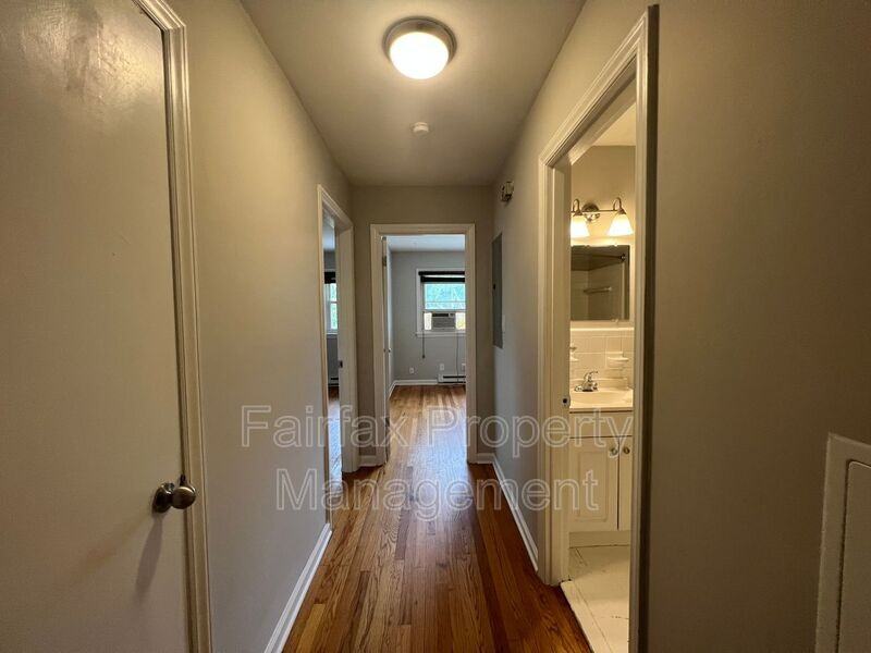 1931 Morehead Ave - Photo 5 of 11