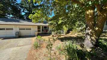 featured image of 1018 Pioneer St