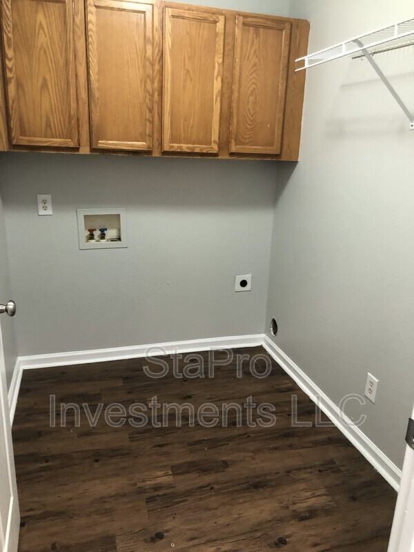 114 Village Pl - Photo 3 of 10