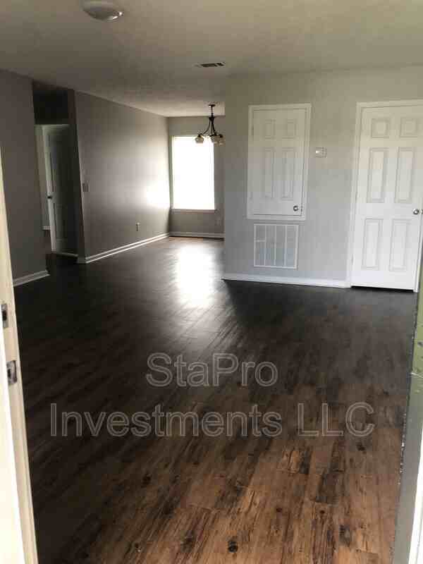 114 Village Pl - Photo 4 of 10