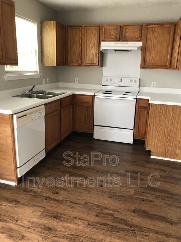 114 Village Pl - Photo 6 of 10