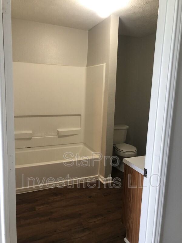 114 Village Pl - Photo 7 of 10