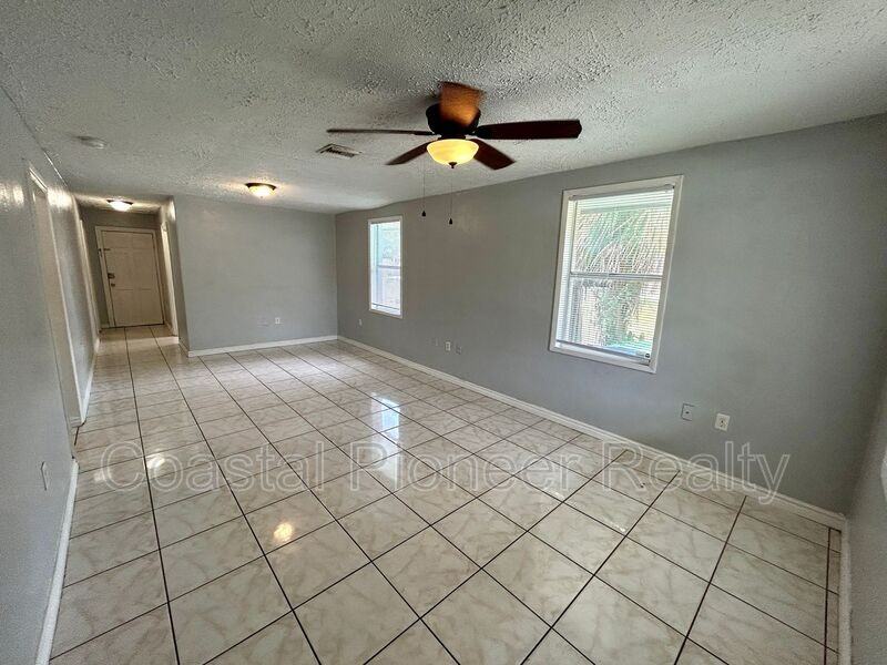 2308 E 15th Ave - Photo 6 of 23