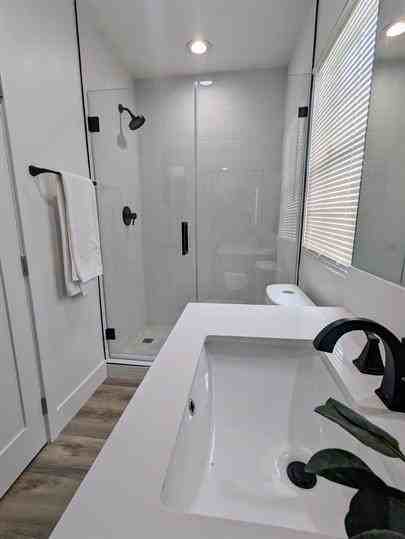 2147 North Eastern Avenue - Photo 3 of 13