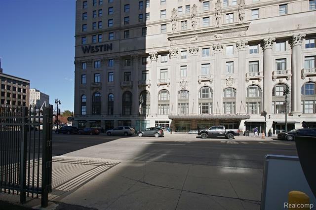 1135 Shelby St #2708 - Photo 2 of 38