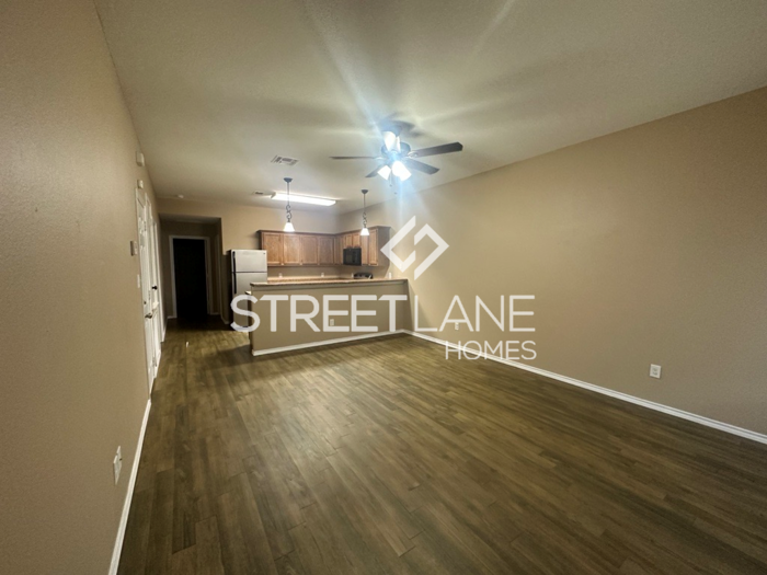 6 Bella - Photo 2 of 11