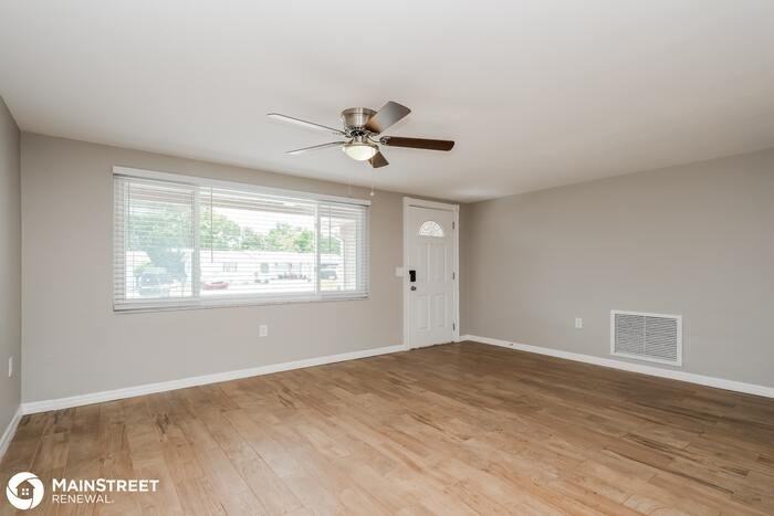 5301 Moog Rd - Photo 3 of 16