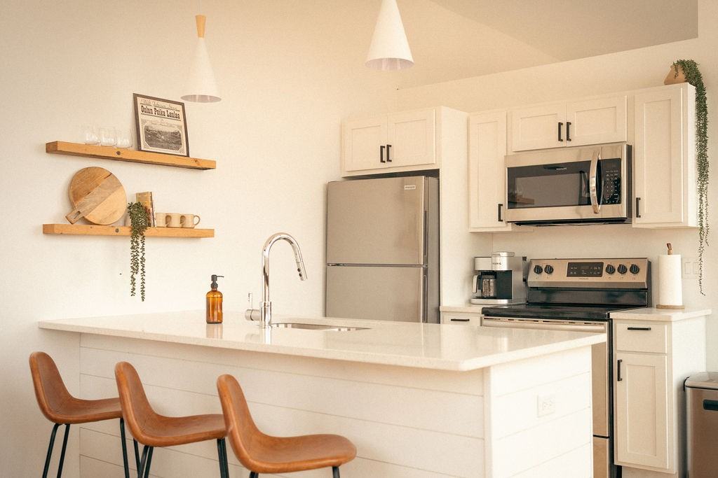 1831 W Superior St - Photo 2 of 11