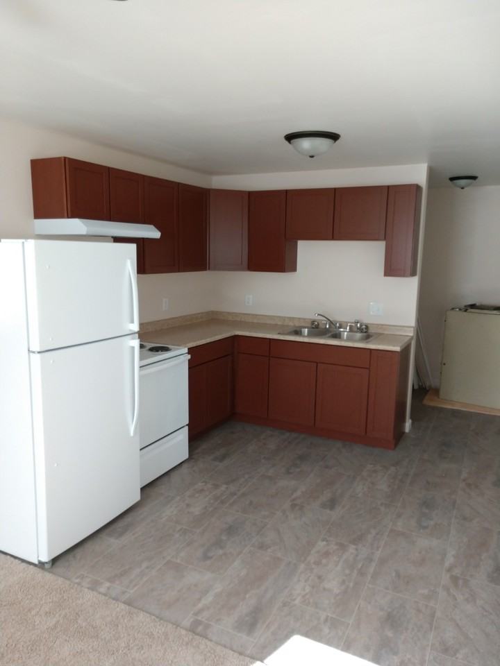 1412 Holly Hill Dr #1 - Photo 3 of 10