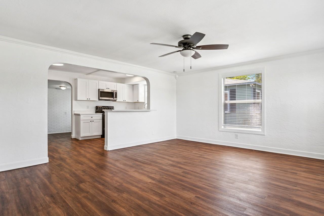 4636 Fairfield Ave S #1 - Photo 3 of 27