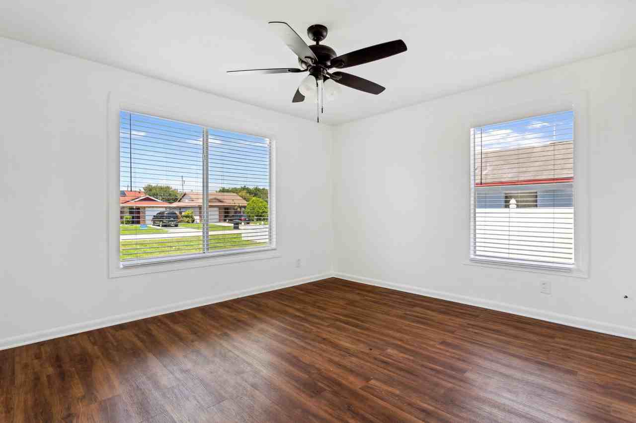 4636 Fairfield Ave S #1 - Photo 4 of 27