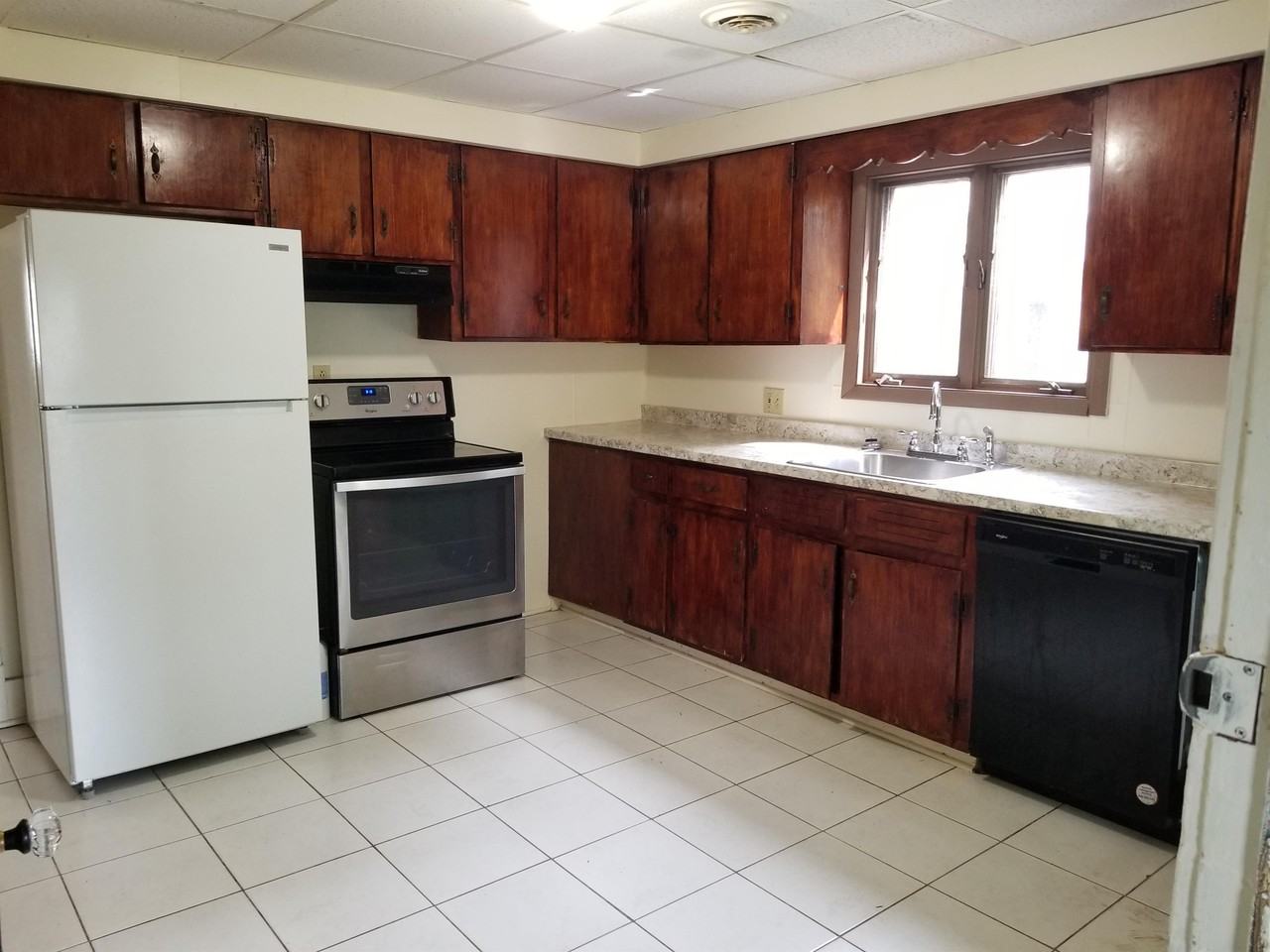 113 Fayette St #1 - Photo 5 of 36