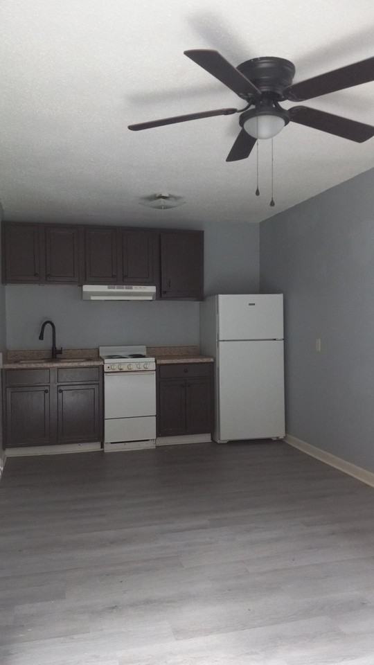 2102 Sidney St #4A - Photo 2 of 4