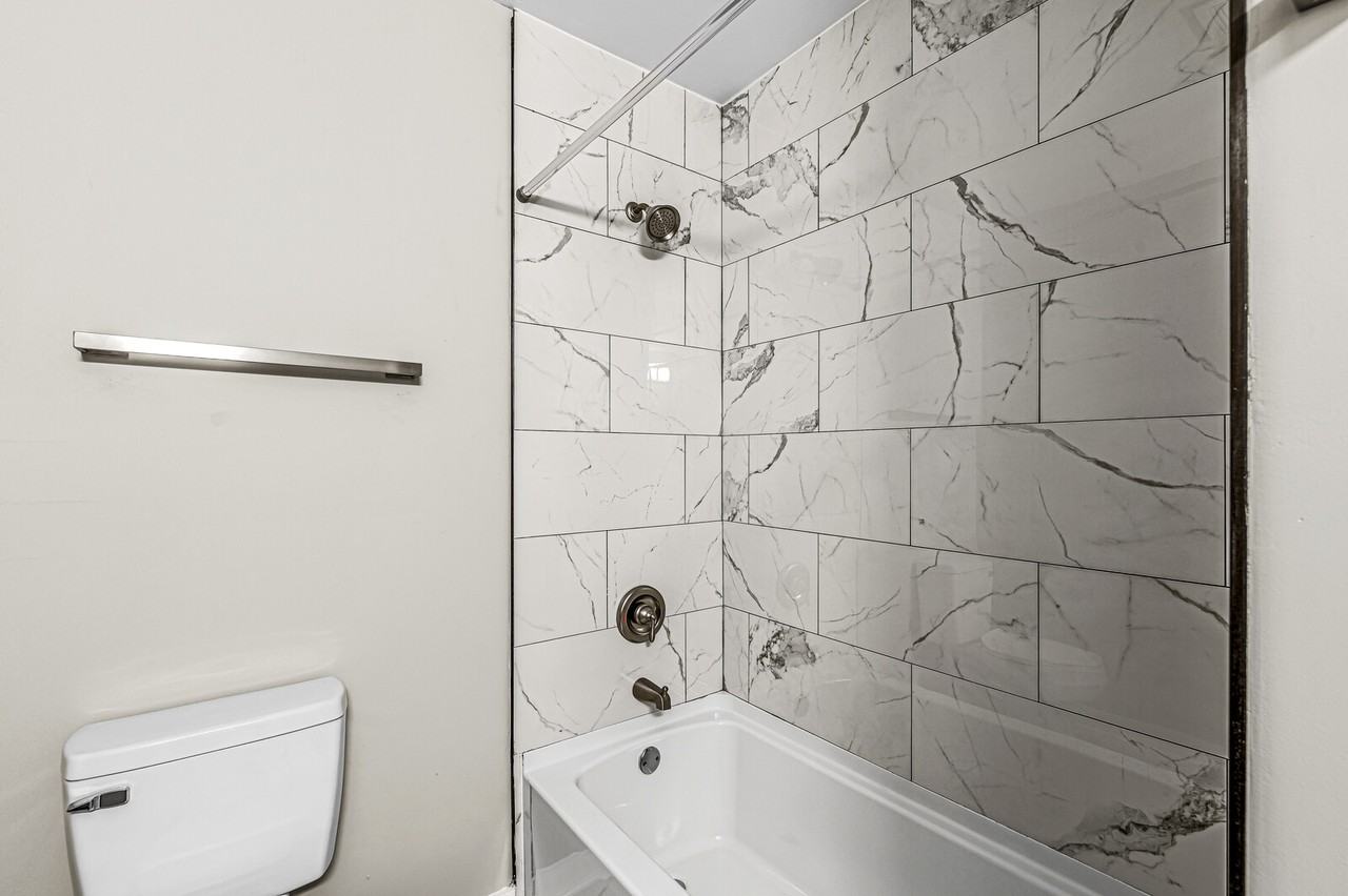 3241 Boulevard Pl #3241 - Photo 4 of 21