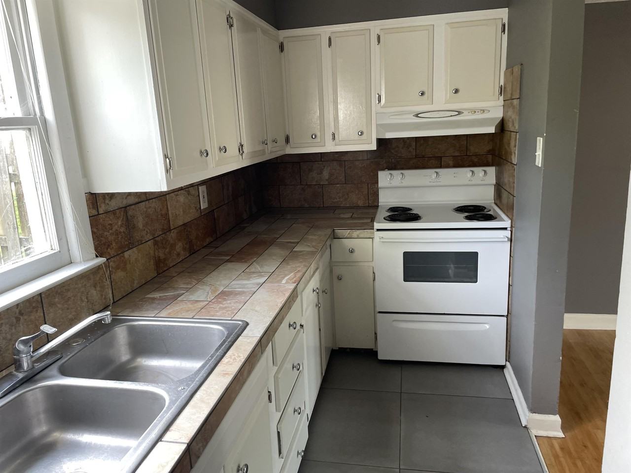 262 Osage Ct #1 - Photo 3 of 19