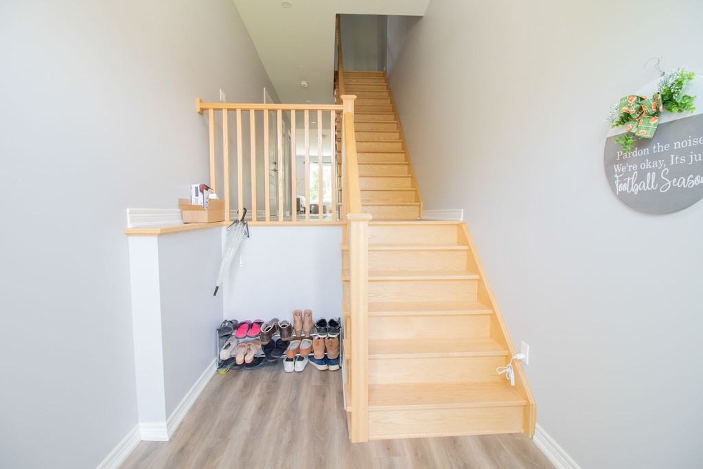 12B Lloyd St - Photo 2 of 40