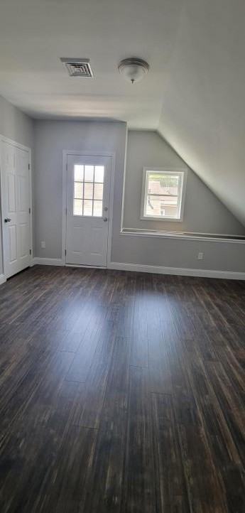 565 Maple St - Photo 5 of 9