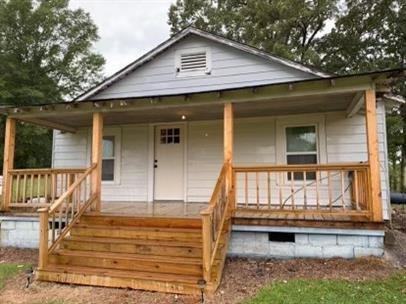 3558 Main St - Photo 3 of 8