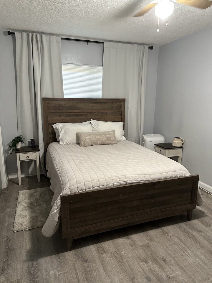 10804 Walnut St - Photo 3 of 9