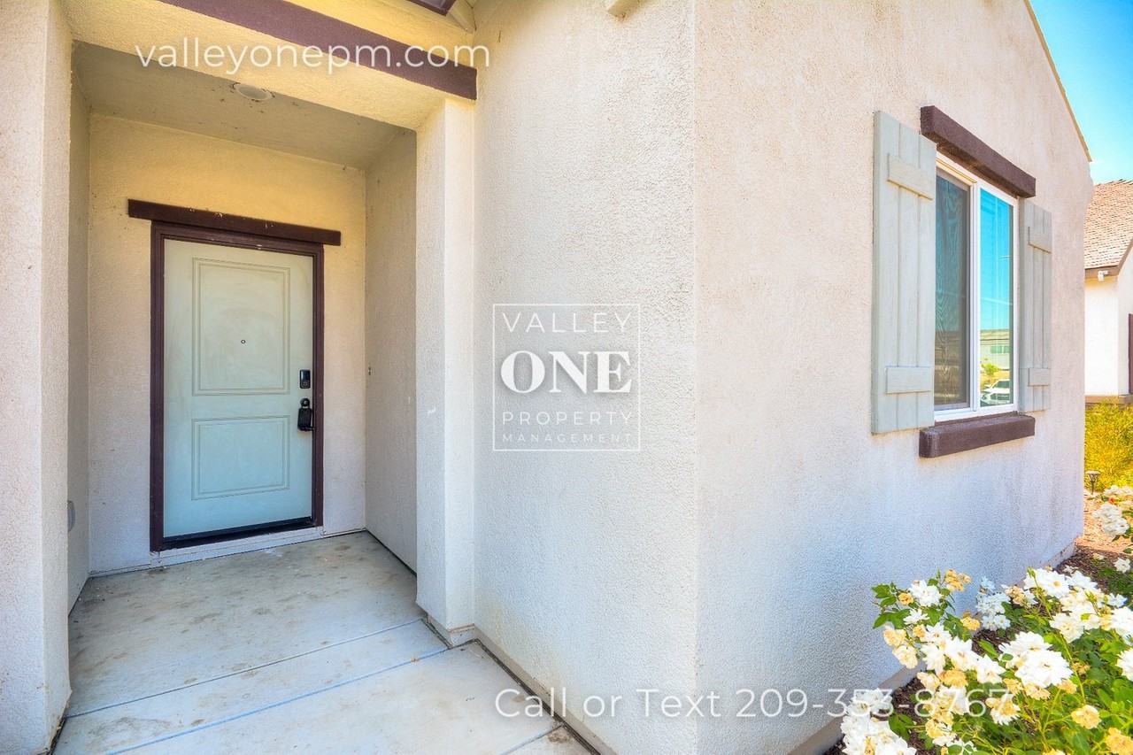 637 Mansfield Dr - Photo 5 of 39