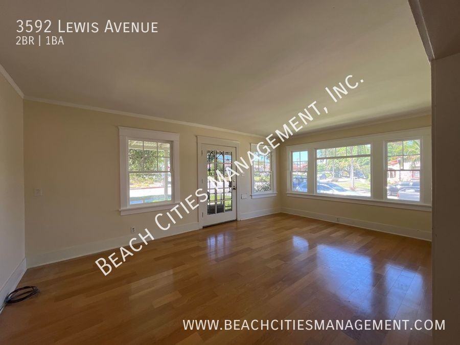 3592 Lewis Ave - Photo 3 of 34