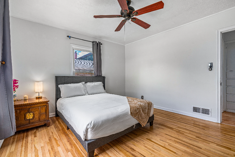 470 E Edith Ave - Photo 2 of 33