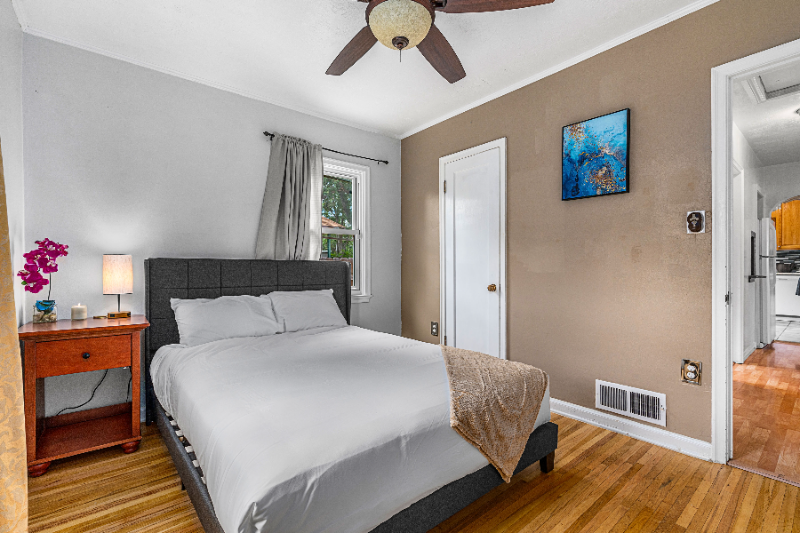 470 E Edith Ave - Photo 5 of 33