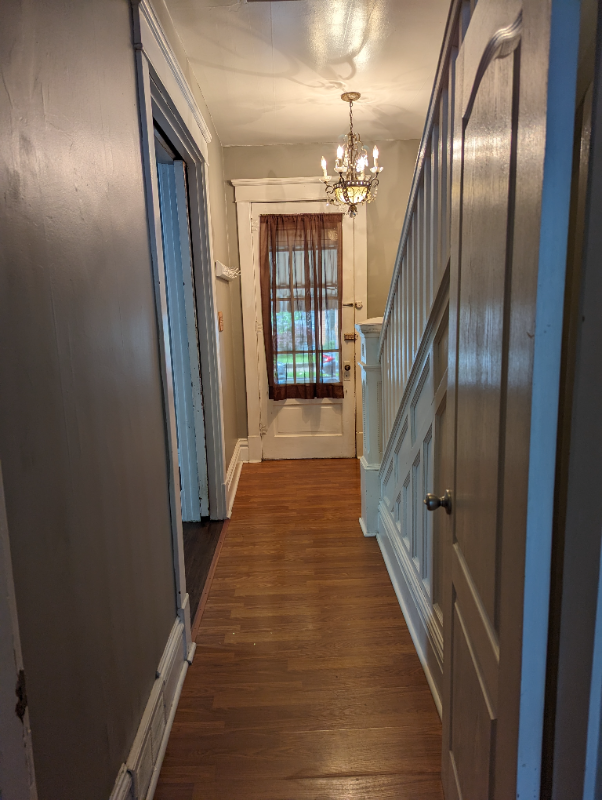 906 Maplewood Ave - Photo 2 of 14