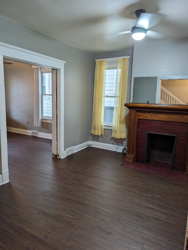 906 Maplewood Ave - Photo 3 of 14