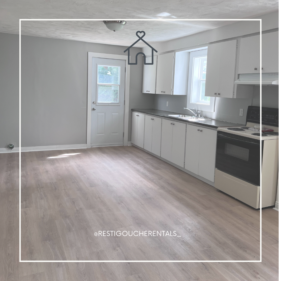 216 Rue Notre Dame #A - Photo 2 of 7