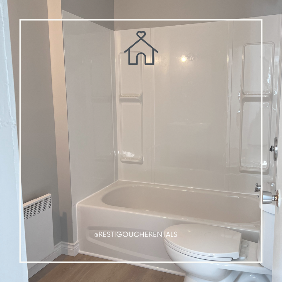 216 Rue Notre Dame #A - Photo 3 of 7