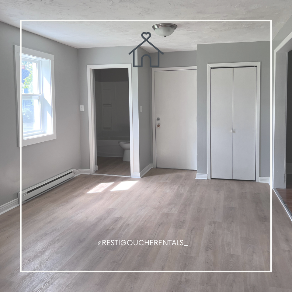 216 Rue Notre Dame #A - Photo 4 of 7