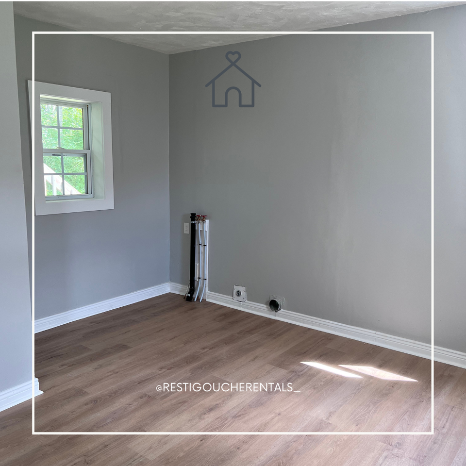 216 Rue Notre Dame #A - Photo 5 of 7