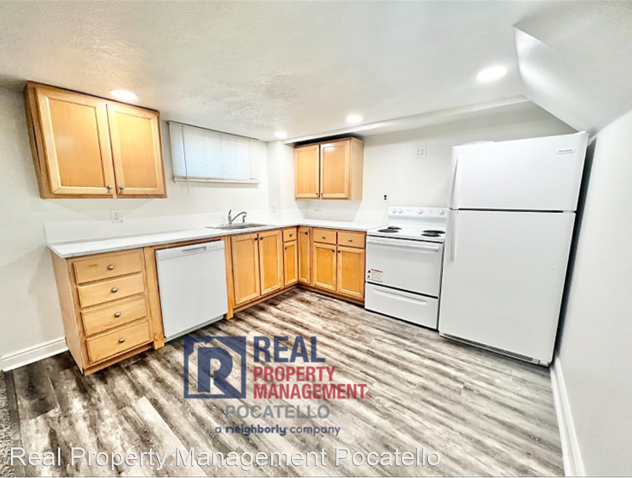 176 Willard - Photo 3 of 20