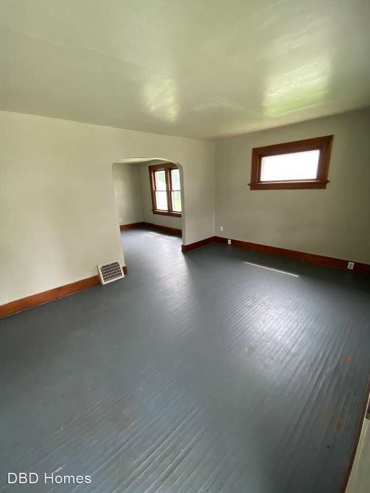 3015 Alexander St - Photo 2 of 8