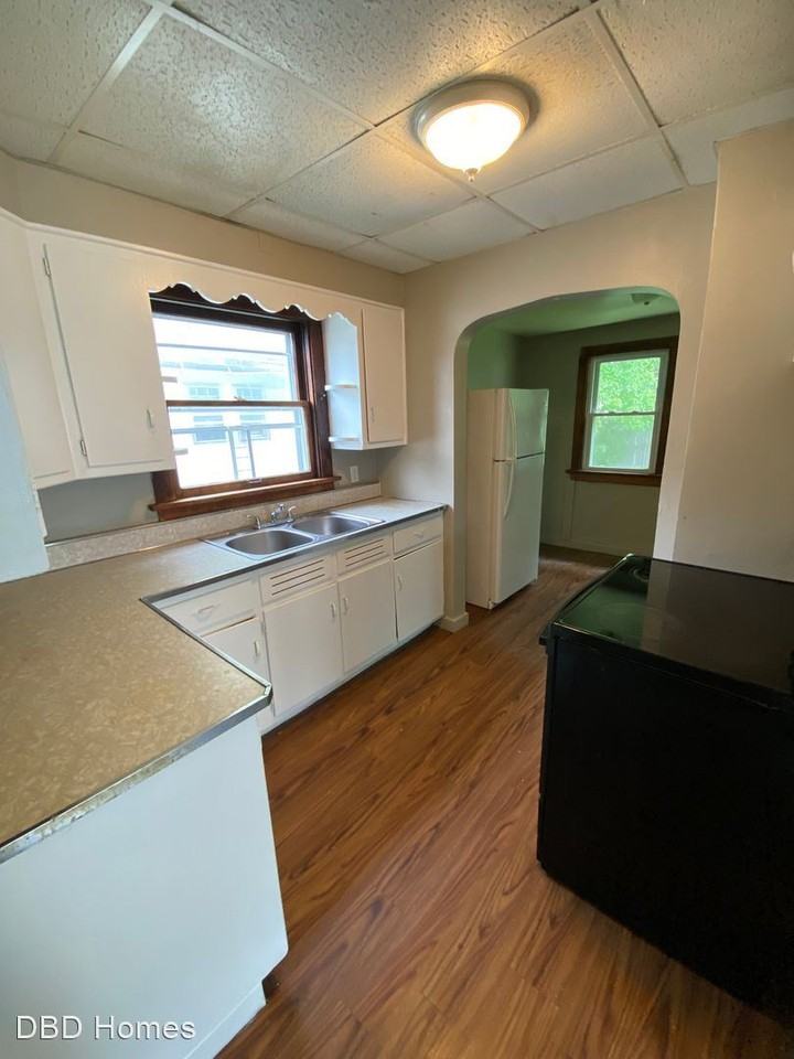 3015 Alexander St - Photo 3 of 8