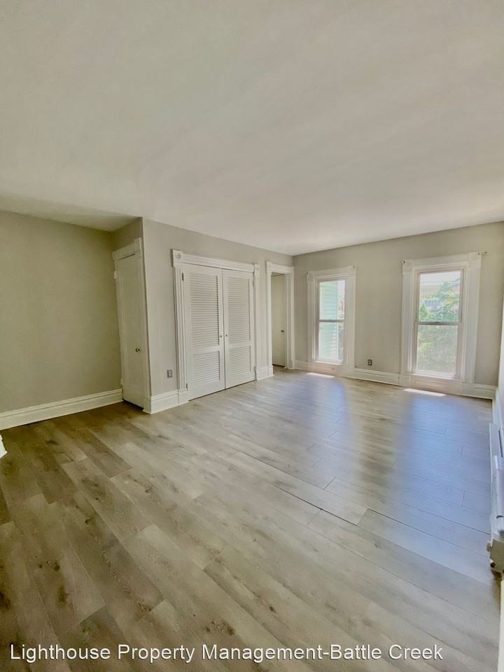 55 Fremont St - Photo 2 of 8