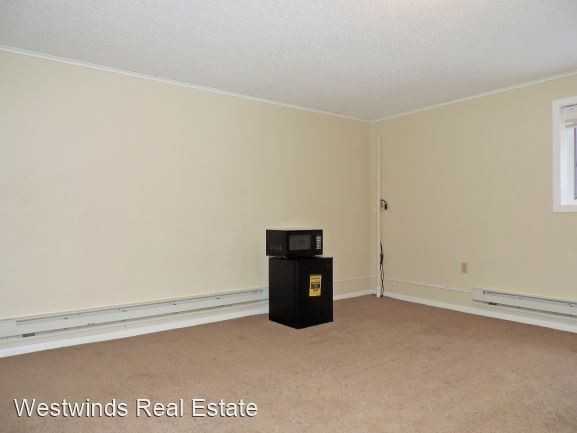 1425 1/2 Eastview Dr - Photo 2 of 12