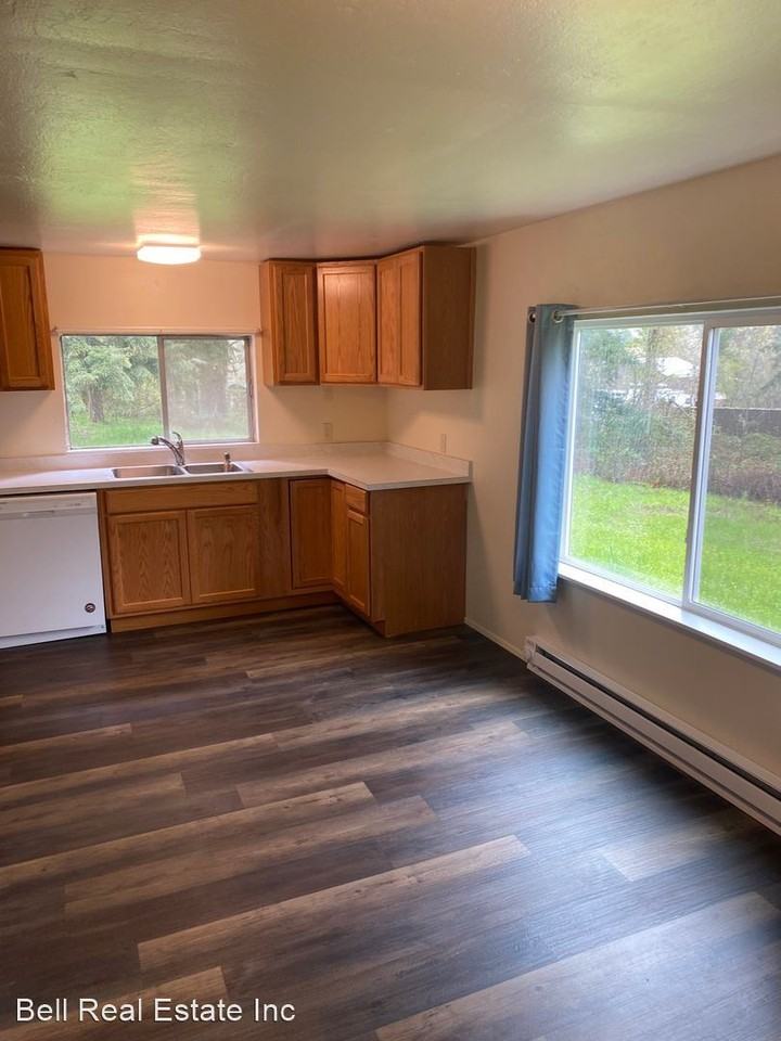 25136 Lamb Rd - Photo 2 of 11