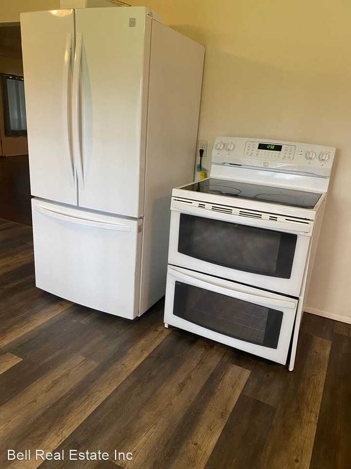 25136 Lamb Rd - Photo 3 of 11