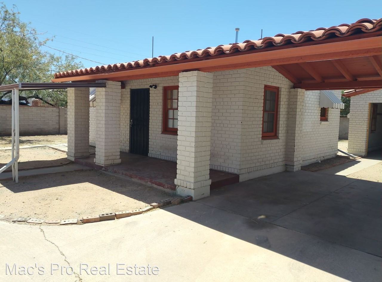 4003 N Stone Ave - Photo 2 of 8