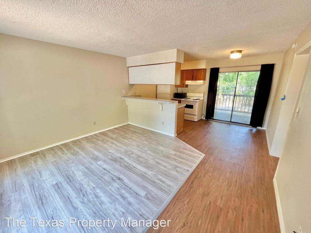 112 Hillside Cove - Photo 3 of 49