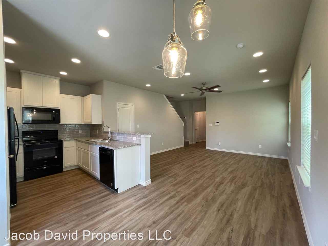 Townhome for rent - Photo 3 of 15