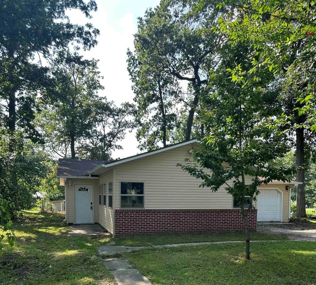 2380 S 460 E - Photo 2 of 12