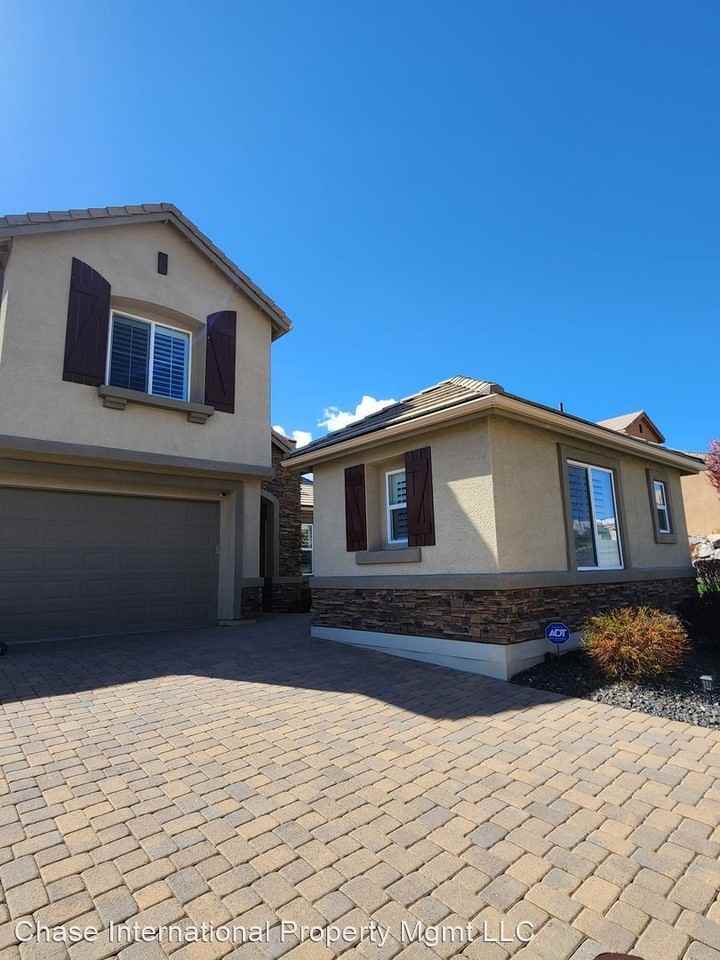 1720 Back Nine Trl - Photo 2 of 26