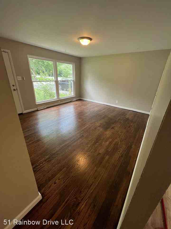 51 Rainbow Dr - Photo 2 of 8