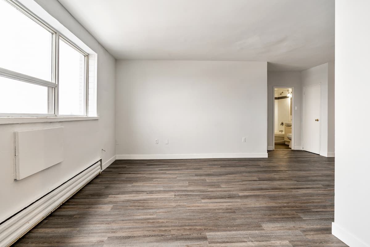 South Garden Apartments 2180, 2190 Weston Road, Toronto, ON M9N 1Y1