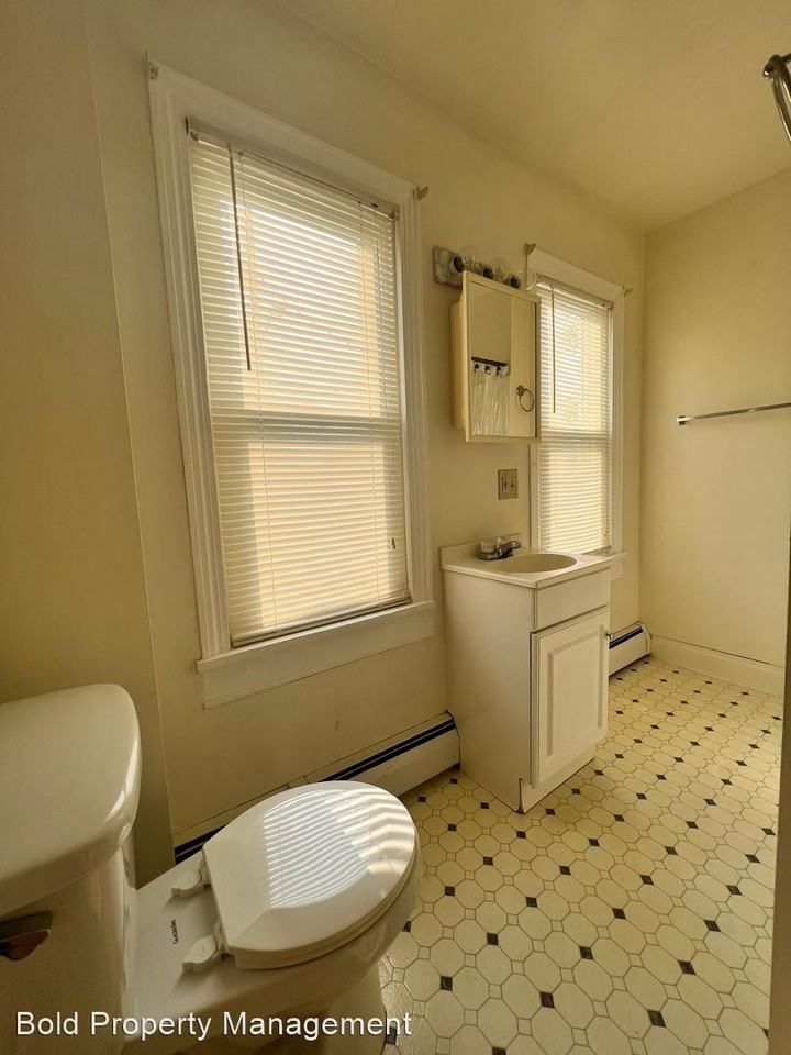 8-10 S. Cherry Street - Photo 3 of 9