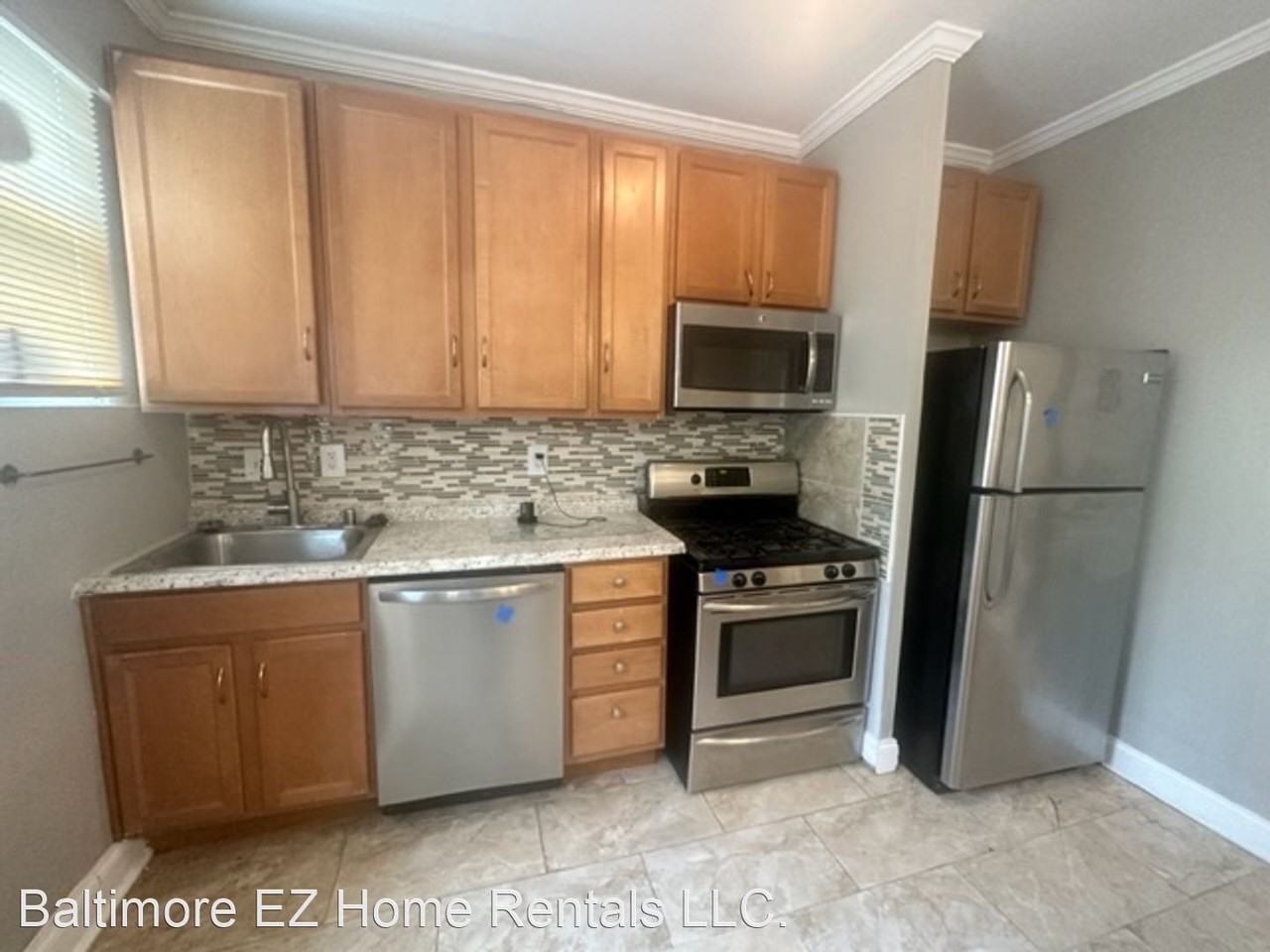 412 N Loudon Ave - Photo 3 of 21